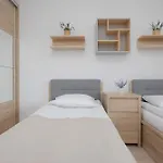 Apartmán Functional With 2 Bedrooms And Parking In Wola District By Renters *