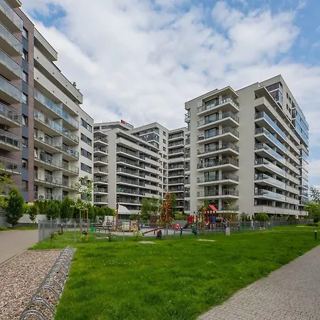 Apartmán Functional With 2 Bedrooms And Parking In Wola District By Renters *