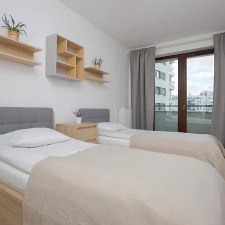 Functional With 2 Bedrooms And Parking In Wola District By Renters *