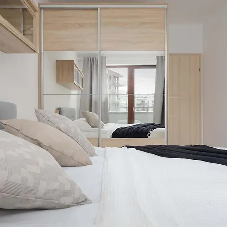 Апартаменты Functional With 2 Bedrooms And Parking In Wola District By Renters