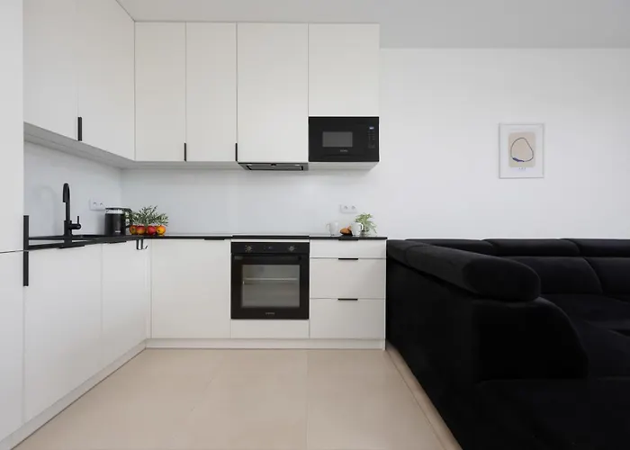 Functional With 2 Bedrooms And Parking In Wola District By Renters Warszawa