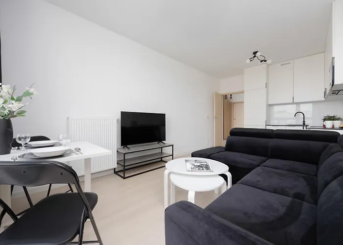 Lejlighed Functional With 2 Bedrooms And Parking In Wola District By Renters