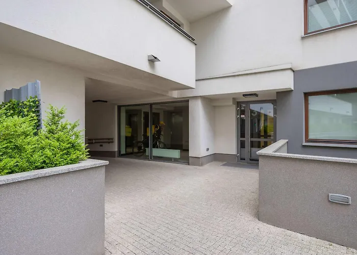 Functional With 2 Bedrooms And Parking In Wola District By Renters Lejlighed