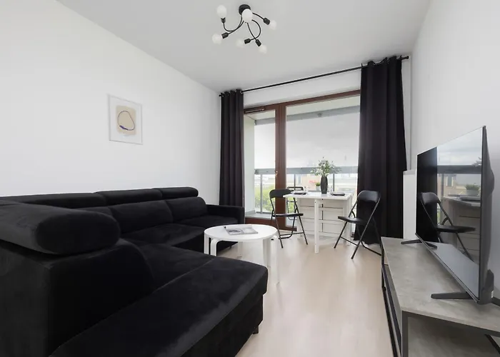 Functional With 2 Bedrooms And Parking In Wola District By Renters