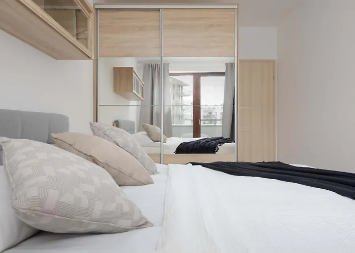 Lejlighed Functional With 2 Bedrooms And Parking In Wola District By Renters